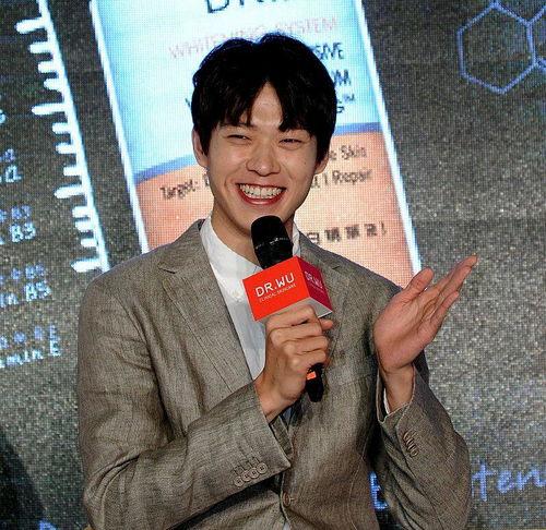 一线吃瓜娱乐圈谁是攻,揭秘一线明星的攻与受